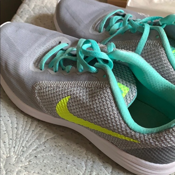 Nike running shoes - Picture 2 of 4